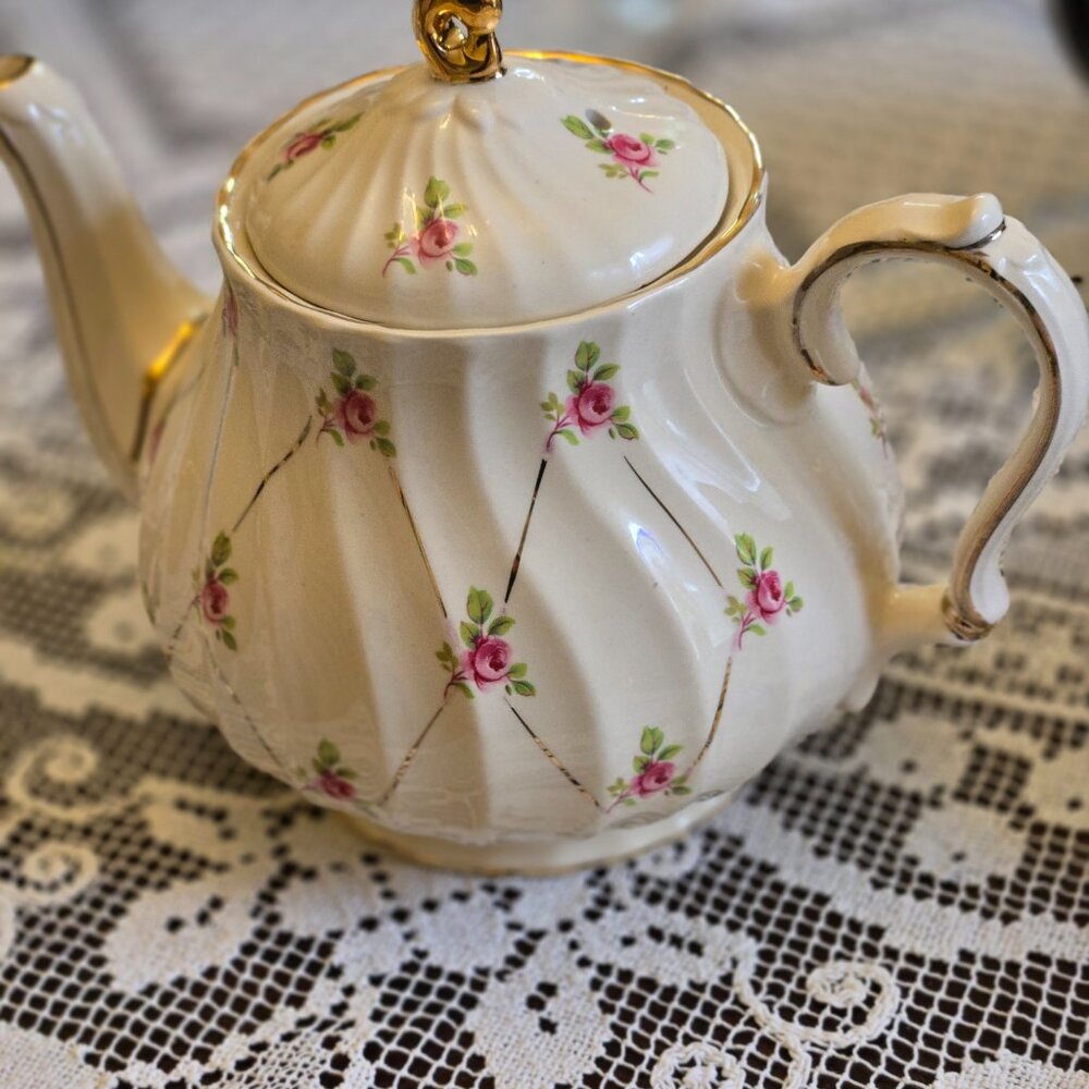 Sadler teapots - Picture 3 of 5
